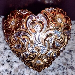 CRUMLINE Country Heart Womens Belt Buckle. New w/Tag.